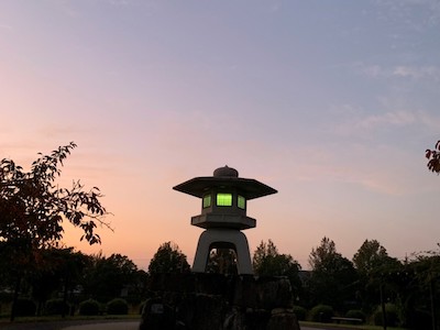 秋は夕暮れ